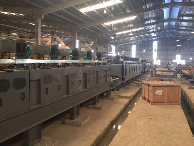 Dây chuyền mài bóng gạch. Ảnh: PC