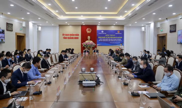 Quang cảnh buổi hội thảo tại điểm cầu UBND tỉnh Quảng Ninh.
