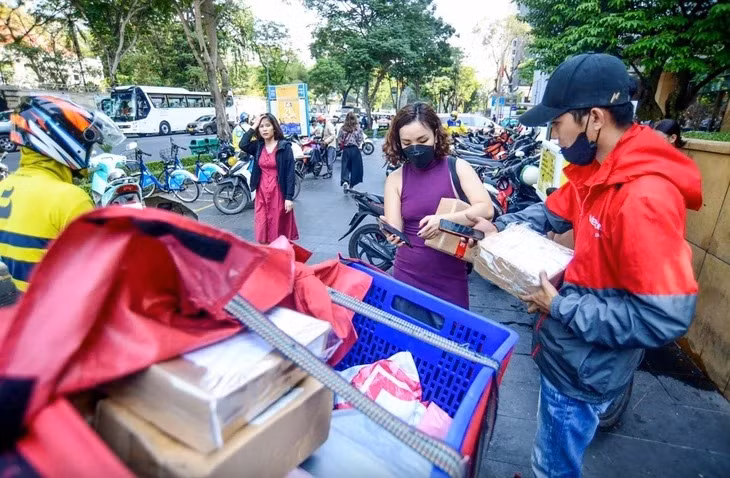 Kỷ nguyên "tăng trưởng dễ” của thương mại điện tử đã qua, thị trường đang bước vào giai đoạn sàng lọc - Ảnh: QUANG ĐỊNH