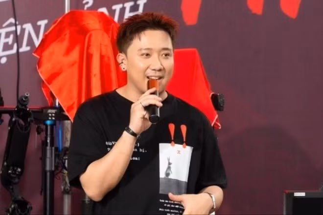 Trấn Thành cầm trịch dự án Thỏ ơi!!. Ảnh: Đoàn phim.