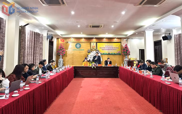 Quang cảnh buổi họp báo. 