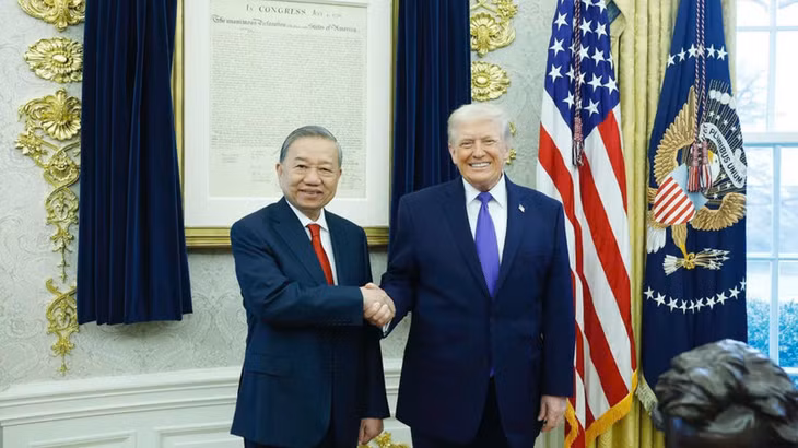 Tổng Bí thư Tô Lâm gặp Tổng thống Hoa Kỳ Donald Trump. (Ảnh: TTXVN)