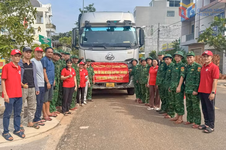 Xe tải chở hàng nhu yếu phẩm từ Quảng Ninh đến tỉnh Lâm Đồng để hỗ trợ người dân bị thiệt hại do thiên tai, tháng 11/2025. Ảnh: Ủy ban MTTQ tỉnh