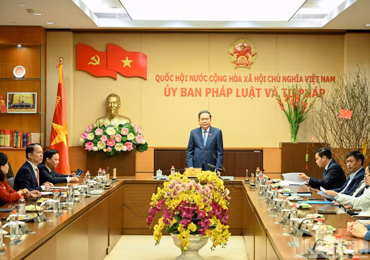 Chủ tịch Quốc hội Trần Thanh Mẫn phát biểu chúc Tết, giao nhiệm vụ cho Ủy ban Pháp luật và Tư pháp. (Ảnh: DUY LINH)