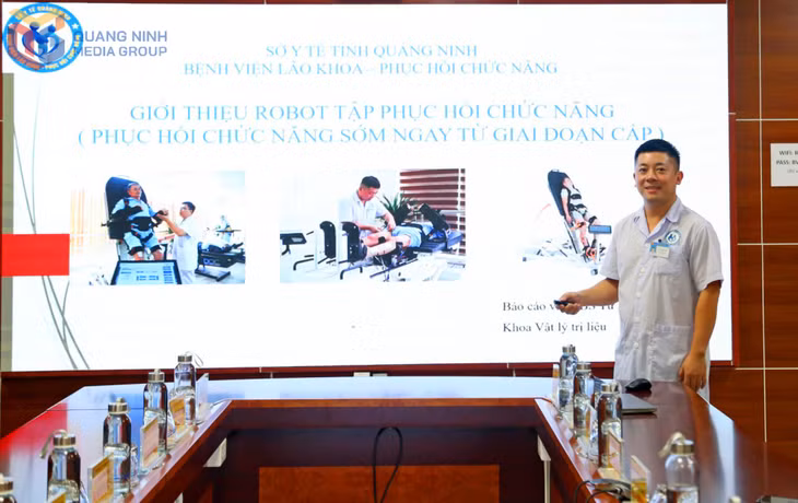 Tập huấn chuyên đề “Robot tập phục hồi chức năng Erigo Pro" - ứng dụng trong điều trị lâm sàng, cùng nhiều đề tài chuyên môn, nghiên cứu, quản lý chất lượng được Bệnh viện Lão khoa - Phục hồi chức năng triển khai tích cực.