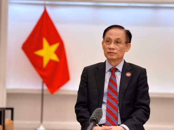 Ủy viên Bộ Chính trị, Bộ trưởng Ngoại giao Lê Hoài Trung trả lời phỏng vấn. (Ảnh: TTXVN)