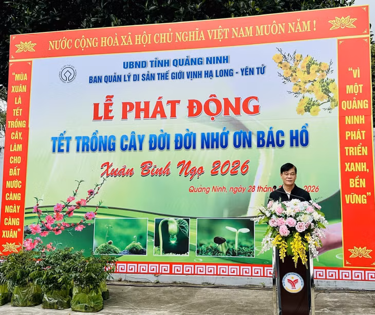 Ông Vũ Kiên Cường, Phó Bí thư Đảng uỷ, Phó Trưởng Ban Quản lý di sản thế giới vịnh Hạ Long - Yên Tử khai mạc Lễ phát động Tết trồng cây.