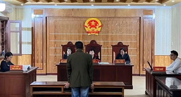 Toàn cảnh phiên tòa xét xử bị cáo sử dụng giấy phép lái xe giả điều khiển phương tiện giao thông gây tai nạn. Ảnh: Viện Kiểm sát nhân dân Hải Phòng