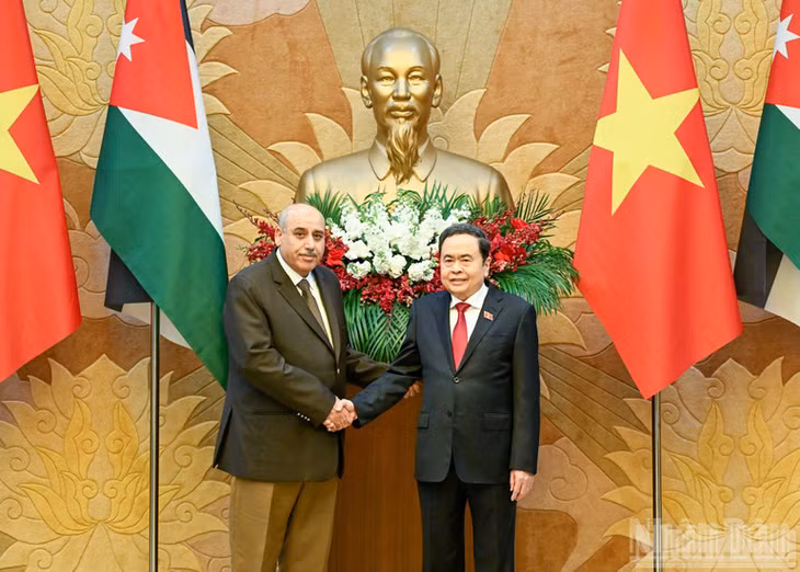 Chủ tịch Quốc hội Trần Thanh Mẫn và Chủ tịch Hạ viện Jordan Mazen Turki El Qadi. (Ảnh: DUY LINH)