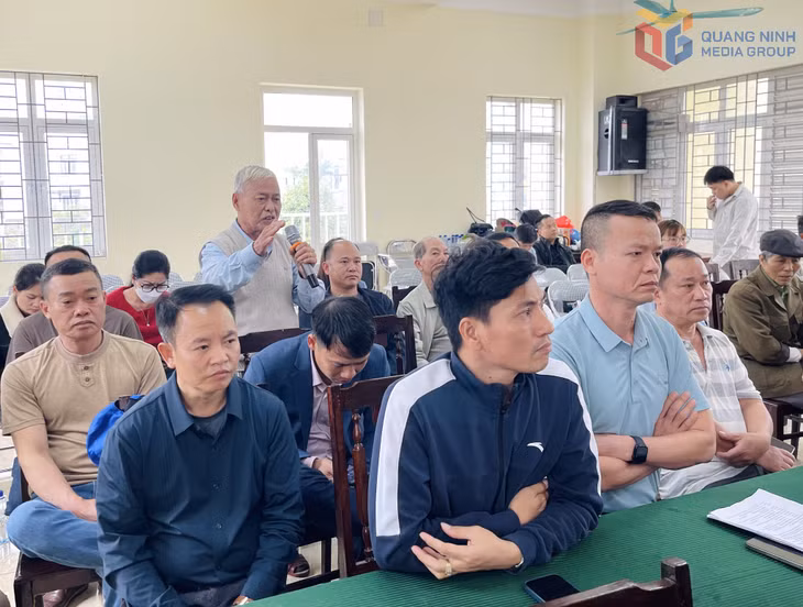 Các hộ dân phát biểu ý kiến tại buổi đối thoại.