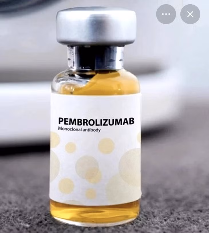 Việc sử dụng thuốc pembrolizumab còn phụ thuộc vào nhiều yếu tố như: Thể trạng người bệnh, loại đột biến của khối u, giai đoạn bệnh… được đánh giá bởi các bác sĩ chuyên khoa ung thư.