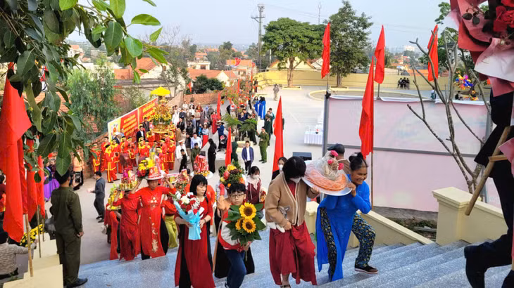 Lễ hội thu hút đông đảo người dân và du khách.