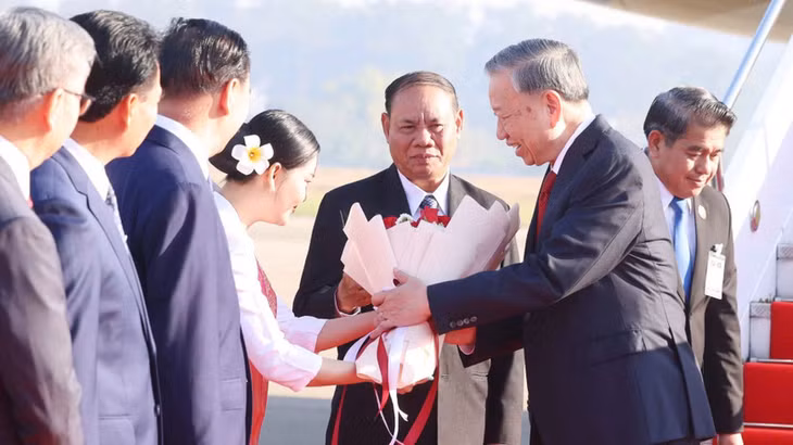 Tổng Bí thư Tô Lâm đến Thủ đô Vientiane, bắt đầu chuyến thăm cấp Nhà nước tới CHDCND Lào. (Ảnh: THỐNG NHẤT/TTXVN)