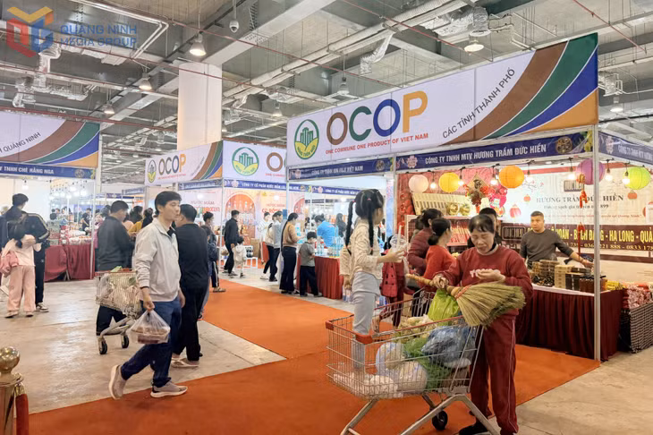 Hội chợ OCOP Quảng Ninh Xuân 2026 hấp dẫn người dân và du khách.