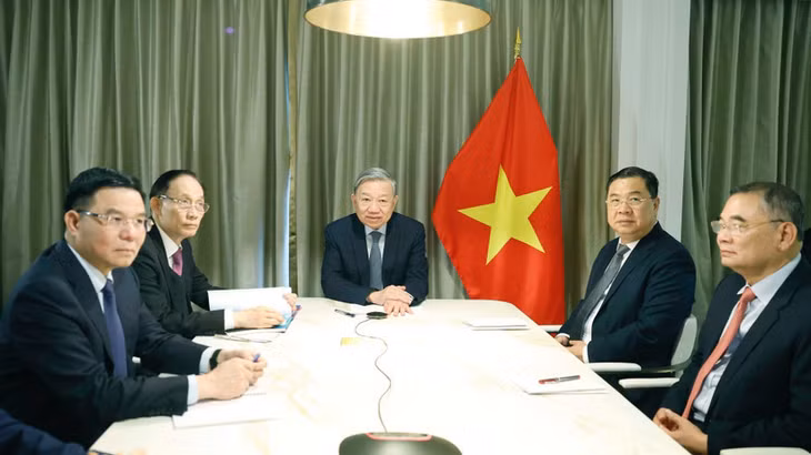 Tổng Bí thư Tô Lâm điện đàm với Thượng nghị sĩ Hoa Kỳ Steve Daines. (Ảnh: Thống Nhất/TTXVN)