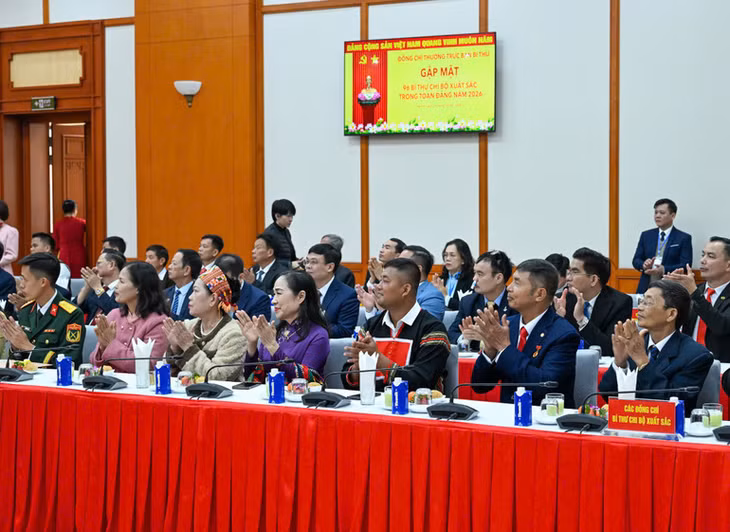 Các Bí thư chi bộ xuất sắc trong toàn Đảng năm 2026. (Ảnh: DUY LINH)