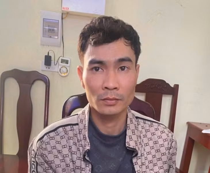 Đối tượng truy nã Bùi Hoàng Thông bị bắt giữ. Ảnh: Công an Thanh Hóa