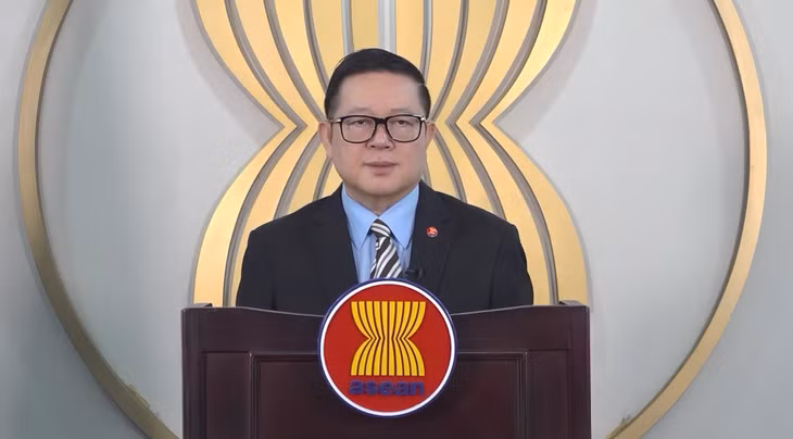 Tổng Thư ký ASEAN Kao Kim Hourn phát biểu.
