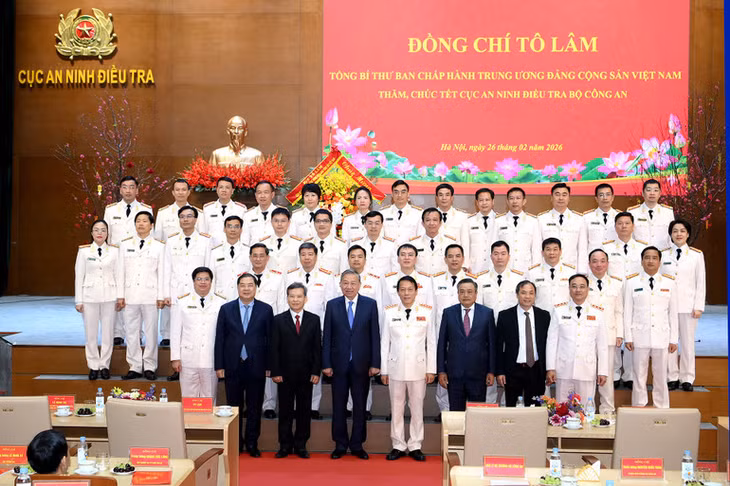 Tổng Bí thư Tô Lâm, các đồng chí lãnh đạo Đảng, Nhà nước và cán bộ Cục An ninh điều tra, Bộ Công an. (Ảnh: ĐĂNG KHOA)