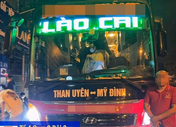Chiếc xe khách vi phạm chở quá số người quy định - Ảnh: Cục Cảnh sát giao thông