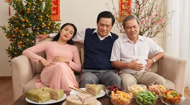 Bánh chưng, giò chả, mứt Tết là các món ăn dễ gây đầy bụng nếu ăn quá nhiều. Hình minh họa