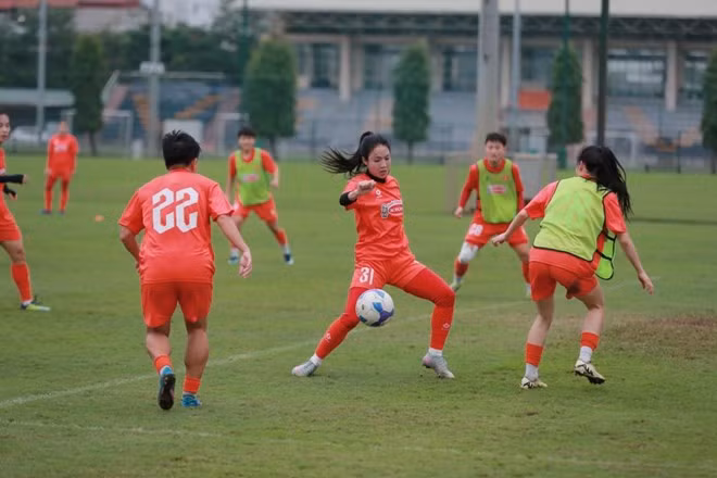 Hậu vệ sinh năm 2000 từng rất khó khăn khi vật lộn với chấn thương. Ảnh: VFF