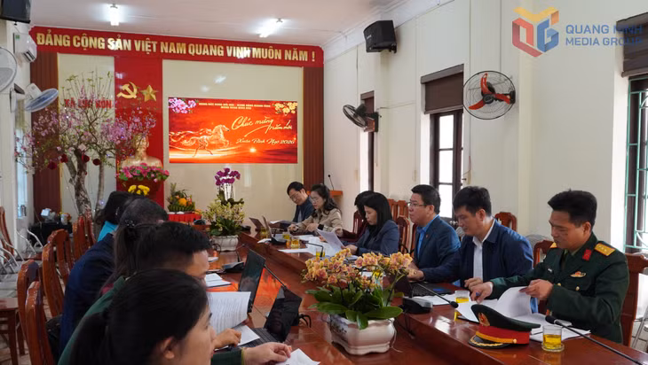 Đoàn công tác số 6 của tỉnh làm việc với UBND xã Lục Hồn.