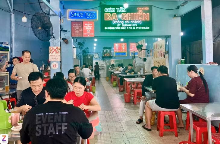 Quy định mới về đặt tên tài khoản được kỳ vọng giúp cơ quan chức năng quản lý thu nhập, doanh thu và thuế một cách chặt chẽ hơn. Ảnh: Đào Phương.