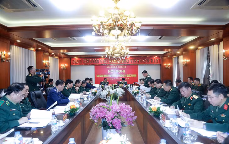 Quang cảnh hội nghị Thủ trưởng Bộ Quốc phòng bàn giao nhiệm vụ công tác tư pháp, thanh tra, pháp chế, kiểm toán và công tác 1389. Ảnh: Bộ Quốc phòng