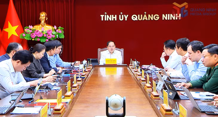 Đồng chí Quản Minh Cường, Ủy viên Trung ương Đảng, Bí thư Tỉnh ủy, Trưởng Đoàn ĐBQH tỉnh, kết luận hội nghị.