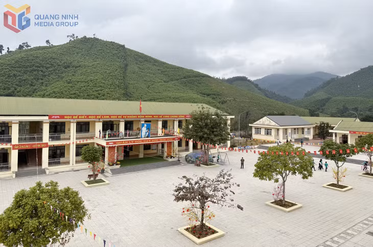 Trường TH&THCS Quảng La (xã Quảng La).