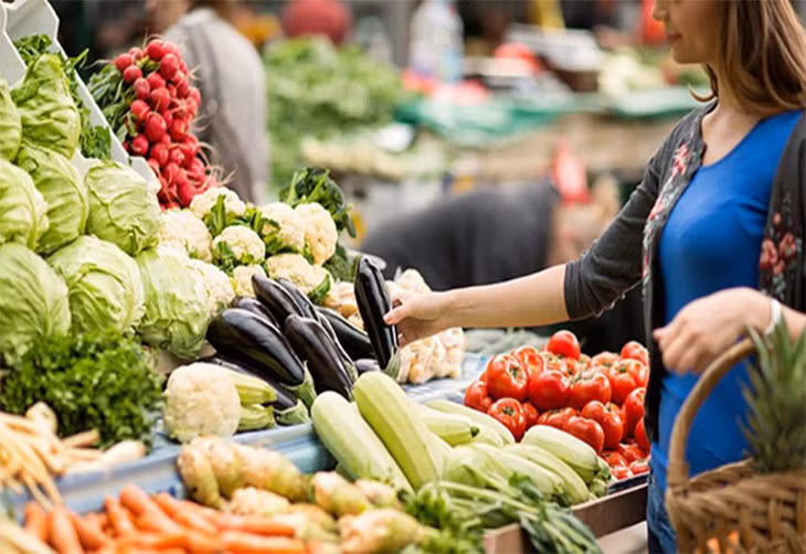 Cần chọn rau củ còn tươi non, không bị héo úa...