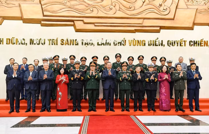 Tổng Bí thư Tô Lâm và các đại biểu - Ảnh: VGP/Nhật Bắc