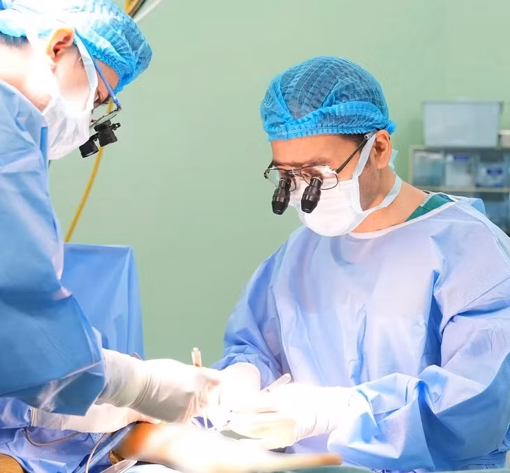 Đây là ca phẫu thuật đầu tiên được triển khai tại Bệnh viện Nhi trung ương - Ảnh: BVCC