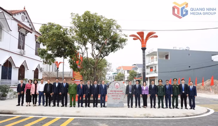 Phường Uông Bí khánh thành dự án Vườn hoa Hòa Bình.
