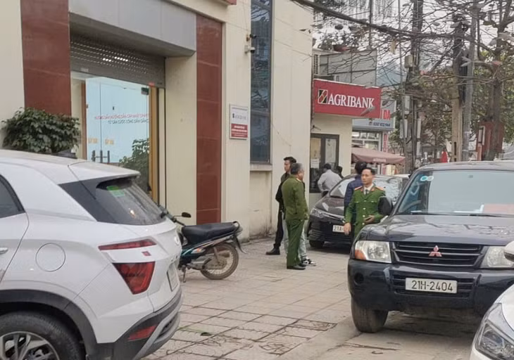 Cơ quan chức năng đã xác định được danh tính nghi phạm gây ra vụ cướp tại Phòng giao dịch của Ngân hàng Agribank chi nhánh Yên Bái. Ảnh: NDCC