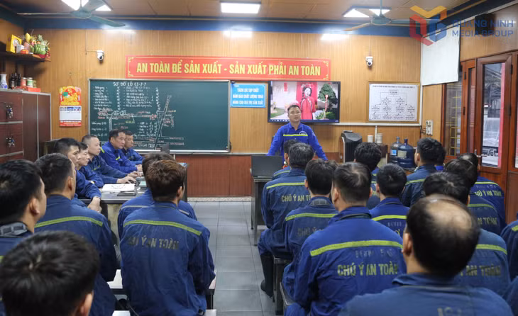Phân xưởng Khai thác 11, Công ty CP Than Vàng Danh tổ chức lễ ra quân, phát động thi đua hoàn thành các mục tiêu sản xuất đầu năm.