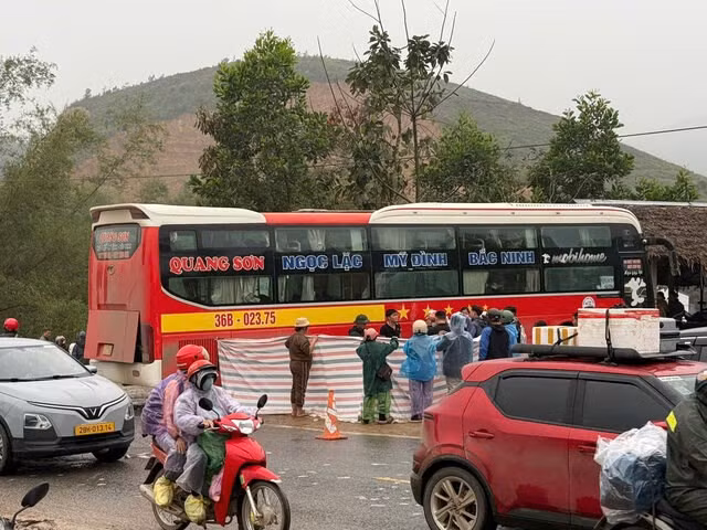 Hiện trường vụ tai nạn trên đường Hồ Chí Minh. Ảnh: Minh Nguyễn