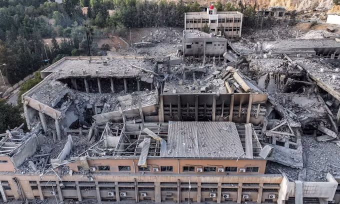 Trung tâm Barzeh, nơi bị nghi là liên quan đến chương trình vũ khí hóa học của Syria, sau khi trúng tập kích hôm 10/12. Ảnh: AFP