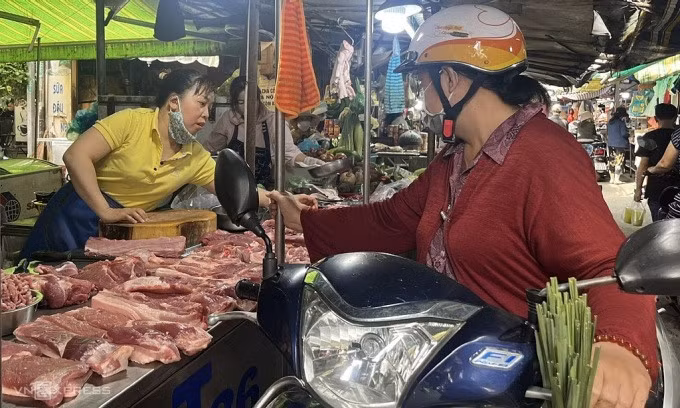 Sạp thịt heo tại chợ Hoàng Hoa Thám, quận Tân Bình (TP HCM). Ảnh: Thi Hà
