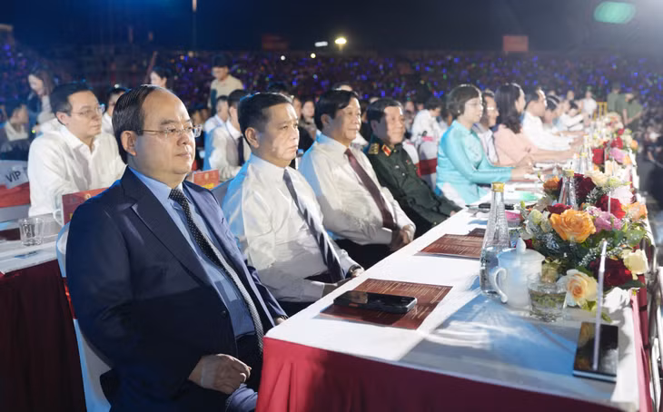 Các đại biểu tỉnh Quảng Ninh tham dự lễ khai mạc.