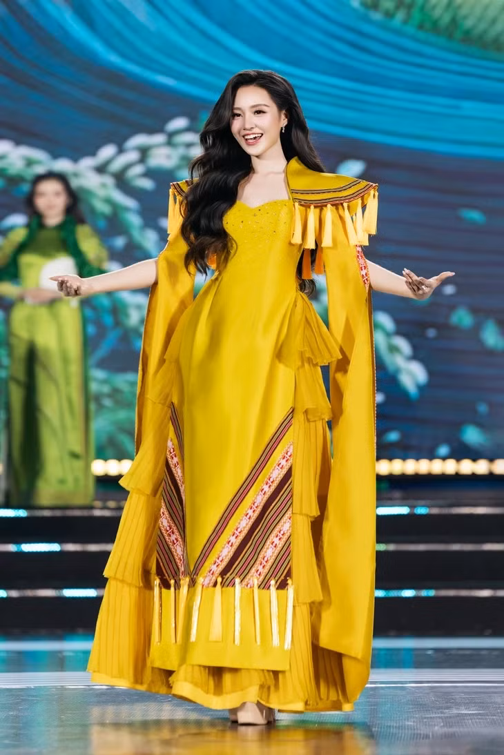 Khánh Như tại đêm chung kết Miss World Vietnam 2025 - Ảnh: KIẾNG CẬN TEAM