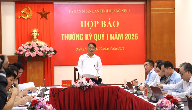  Đại diện Văn phòng UBND tỉnh Quảng Ninh đã thông tin về tình hình kinh tế-xã hội của tỉnh.