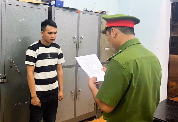 Công an xã Quế Sơn, Đà Nẵng bắt khẩn cấp đối tượng vừa ra tù, lại tiếp tục trộm cắp tài sản. Ảnh: CACC