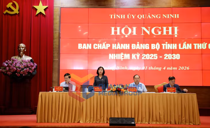 Đồng chí Trịnh Thị Minh Thanh, Phó Bí thư Thường trực Tỉnh ủy, Chủ tịch HĐND tỉnh, phát biểu tại hội nghị (4-2026). Ảnh: Thu Chung