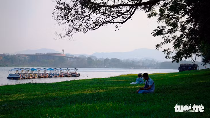 Một góc xanh dọc sông Hương.