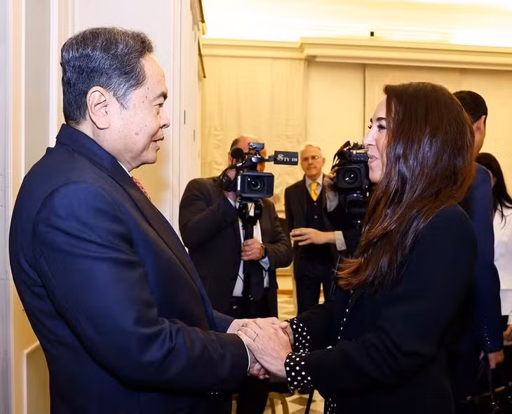 Chủ tịch Quốc hội Trần Thanh Mẫn gặp Phó Chủ tịch Thượng viện Italy Licia Ronzulli. (Ảnh: TTXVN)