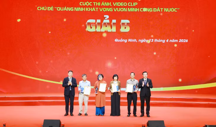 trao giải B
