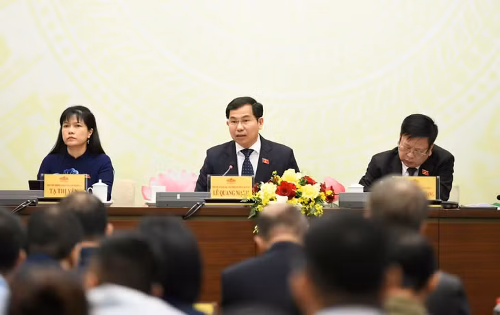 Tổng Thư ký Quốc hội, Chủ nhiệm Văn phòng Quốc hội Lê Quang Mạnh chủ trì họp báo. (Ảnh: DUY LINH)