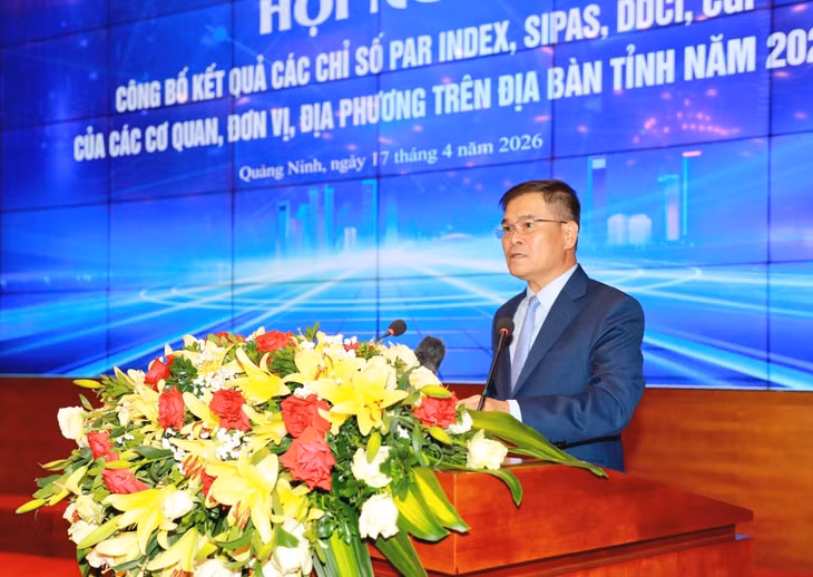 Đồng chí Bùi Văn Khắng, Phó Bí thư Tỉnh ủy, Chủ tịch UBND tỉnh, phát biểu chỉ đạo tại hội nghị